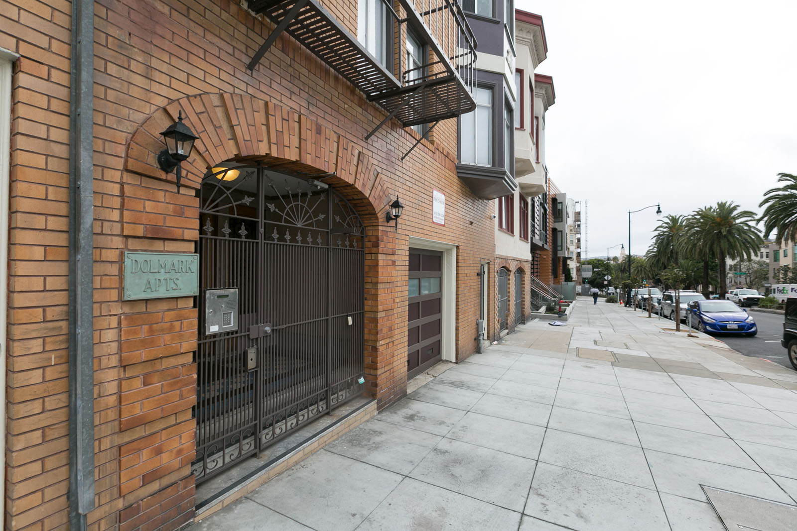 11 Dolores Building Photo 2