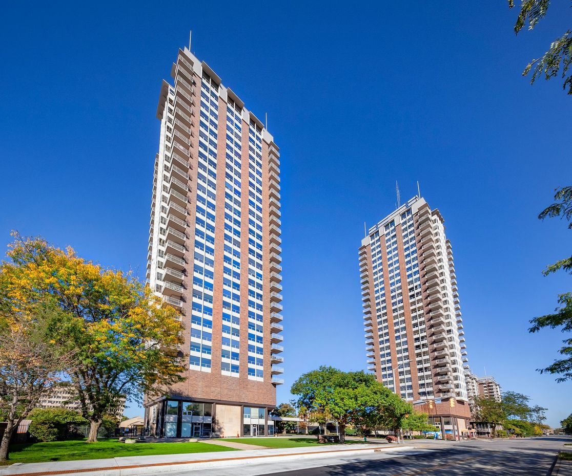 Riley Towers photo