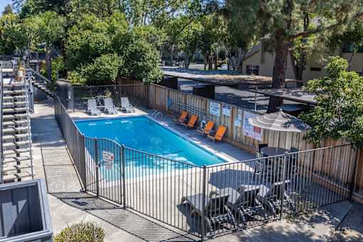 Cedars Studio Apartments photo
