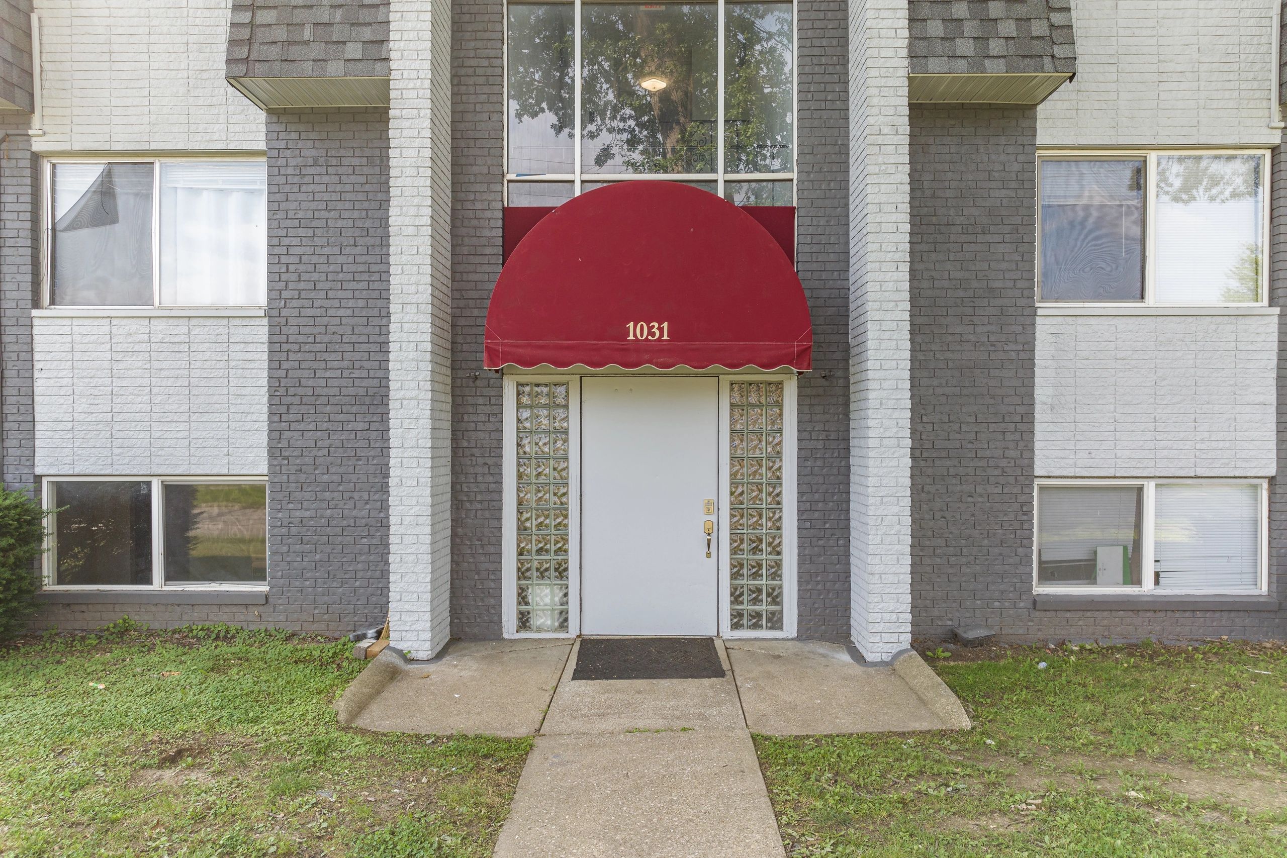 //img1.wsimg.com/isteam/ip/98a368cc-060c-49b4-80f5-72968d054a78/BuildingPhoto%20-%202023-09-20T225919.073%201.jpg/:/rs=w:1300,h:800