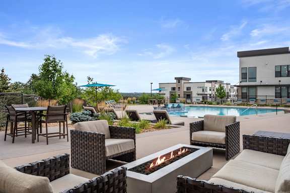 Gateway Arvada Ridge Pool Outdoor Lounge with Firepit Ambiance