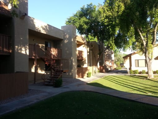 Desert Meadows apartments grass courtyard