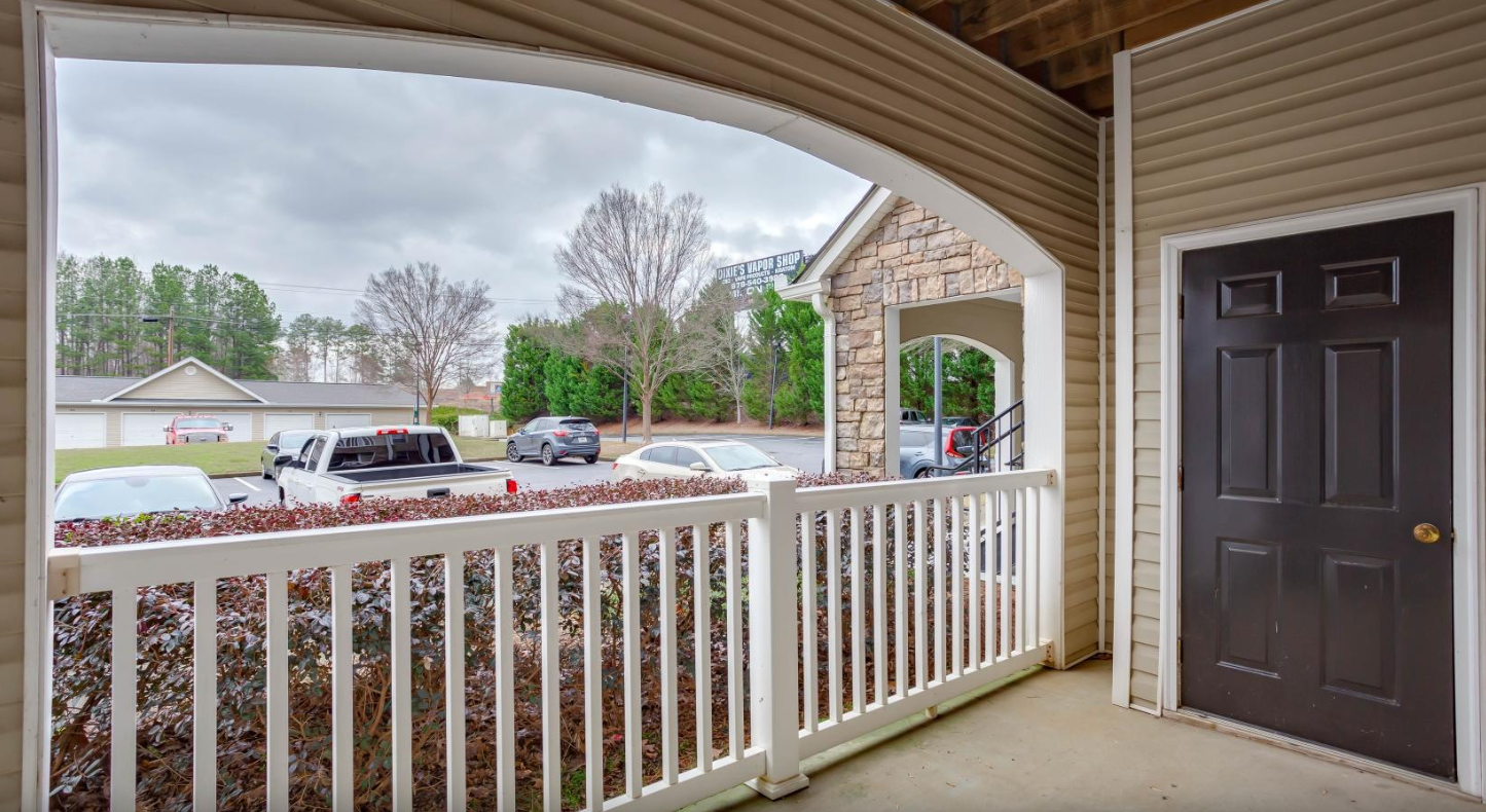 Outdoor balcony space