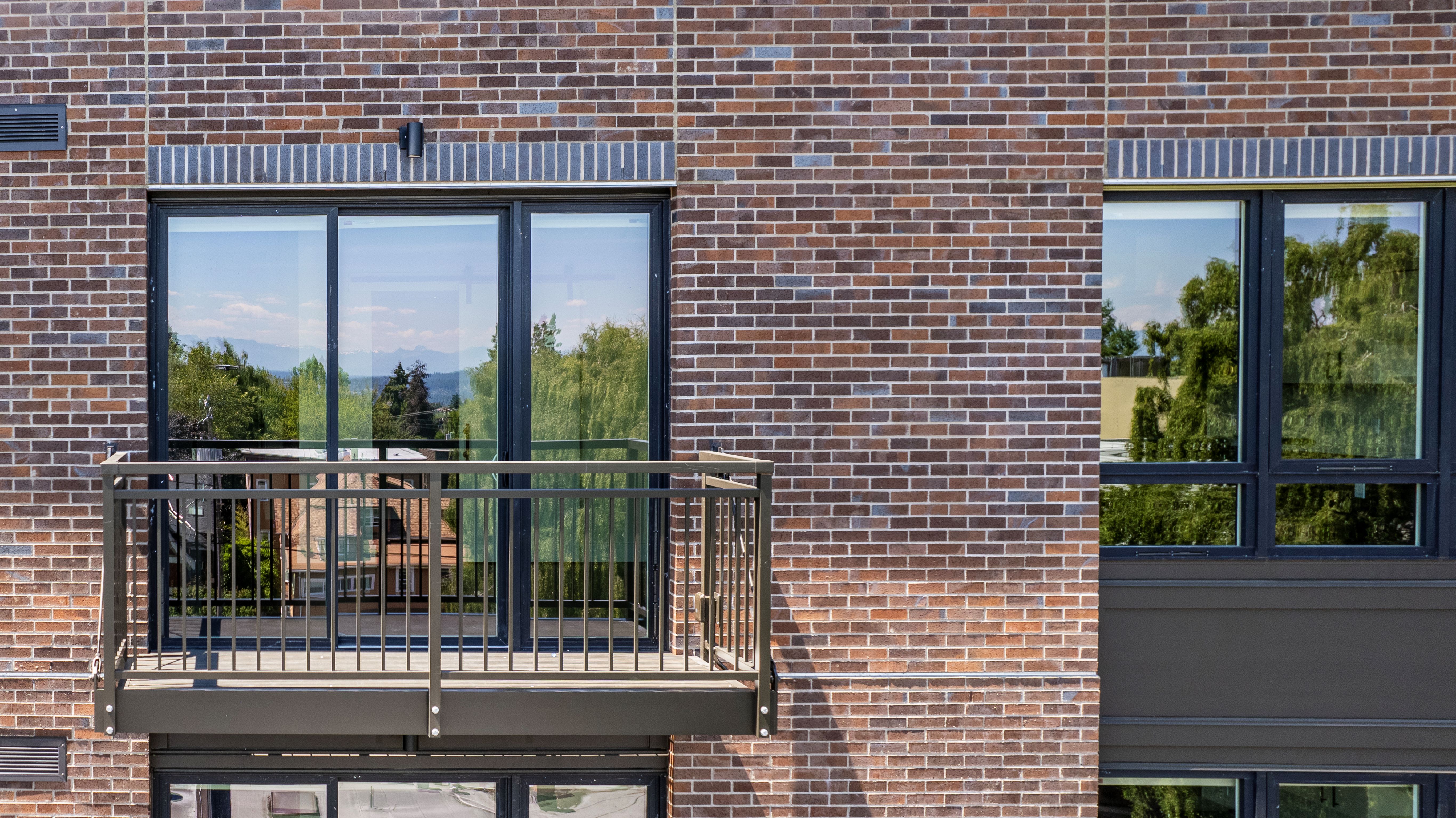 Private balcony at Capitol Hilltop Apartments Capitol Hill