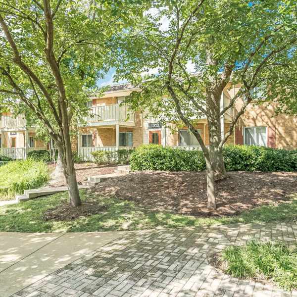 Explore the neighborhood around Bennington Heights in Maryland Heights, Missouri.