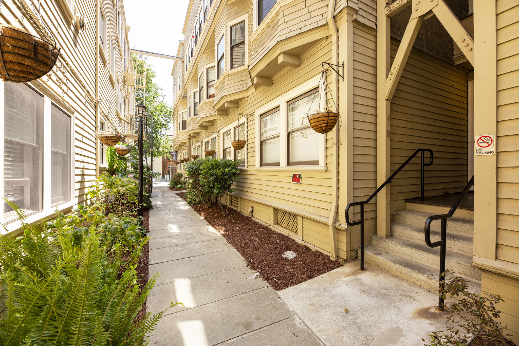 Vue de Lac Apartments Building Photo 4