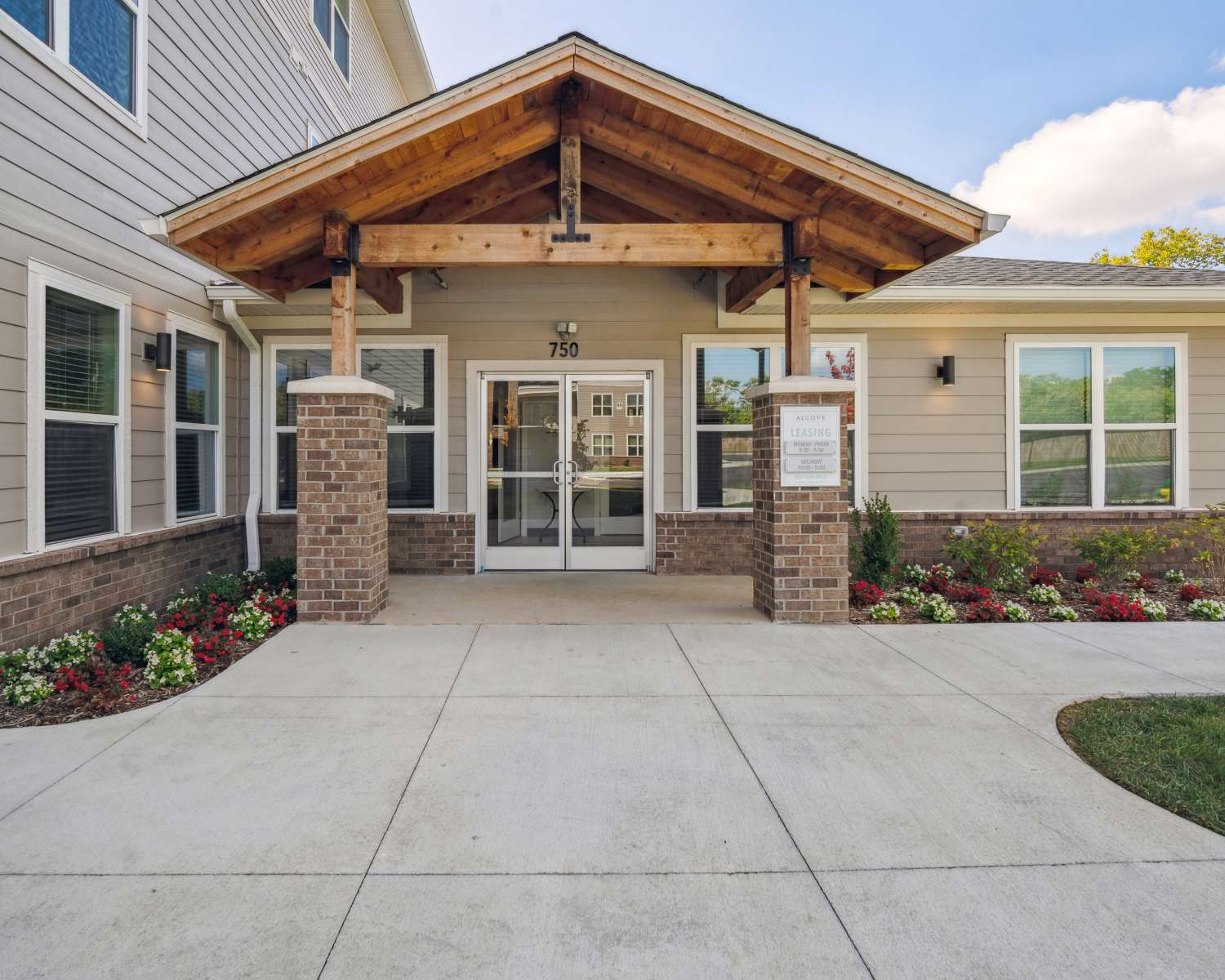 Apartments at The Alcove at Russell Cave in Lexington,Kentucky