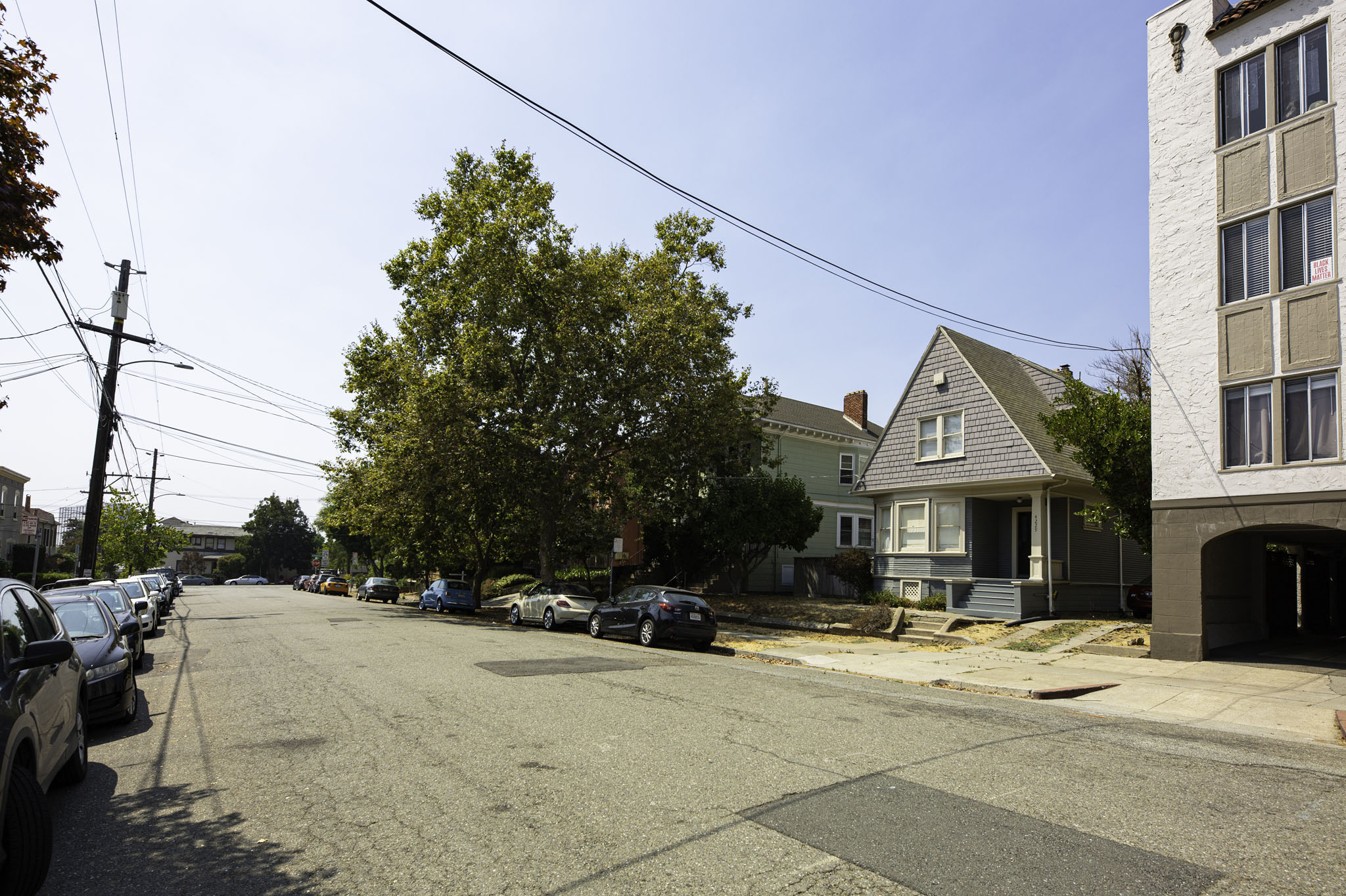 4231 Montgomery Building Photo 6