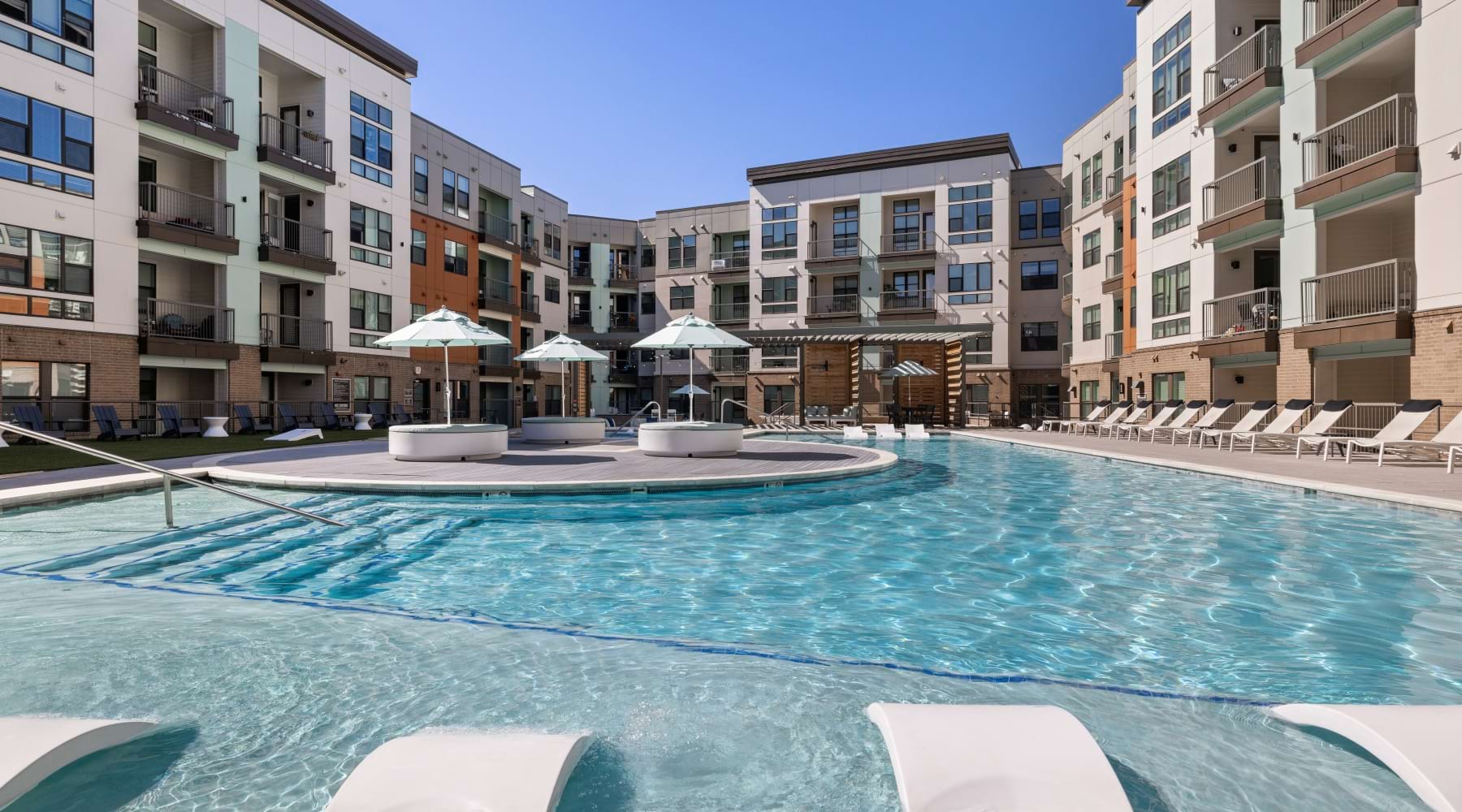 Arabelle Pool