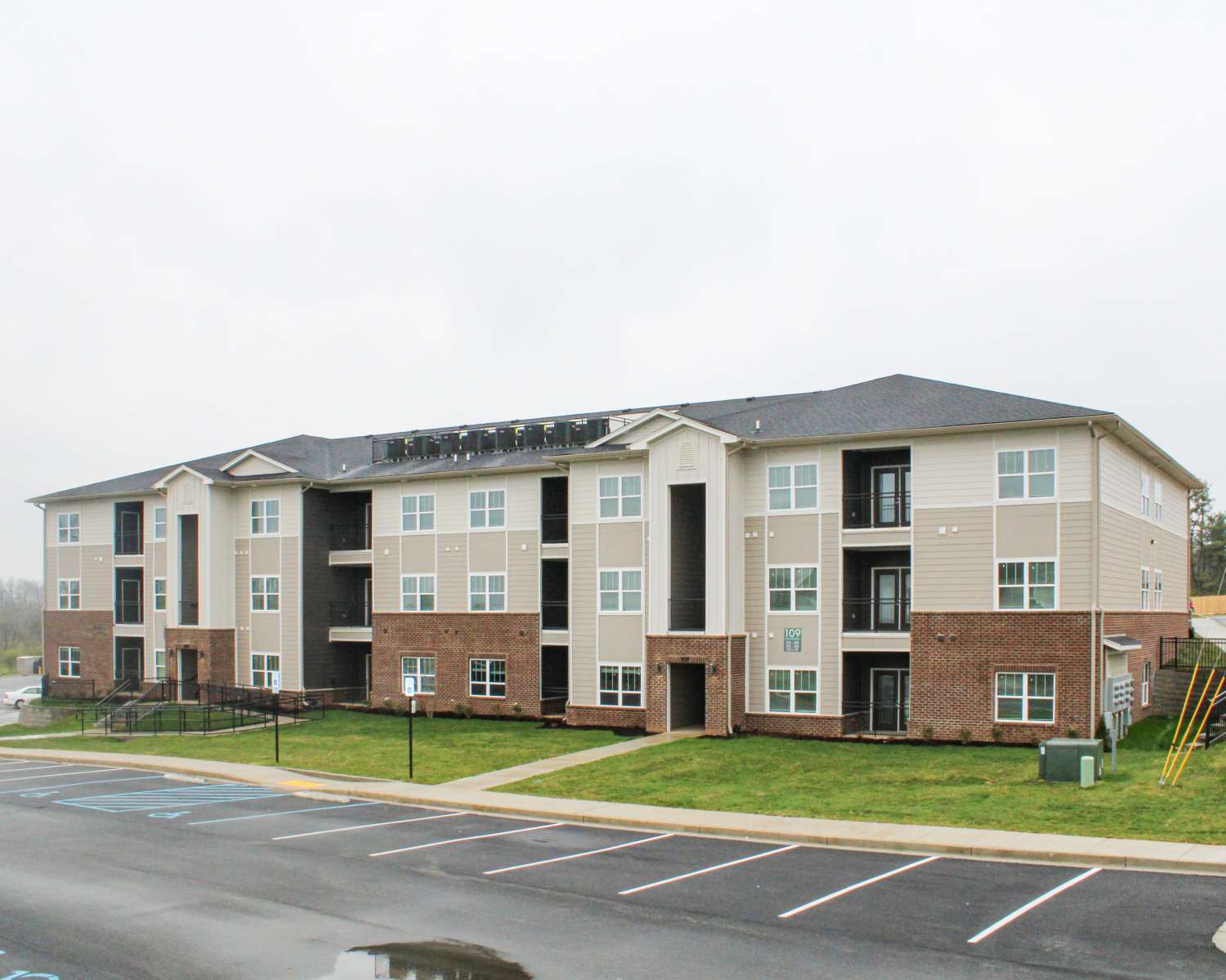 Overlook at Elkhorn Creek in apartments Georgetown, Kentucky