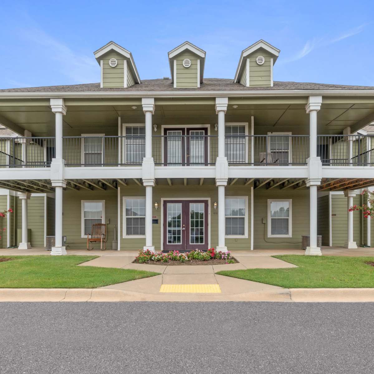 Apartments at Savannah House of Yukon Seniors in Yukon, Oklahoma