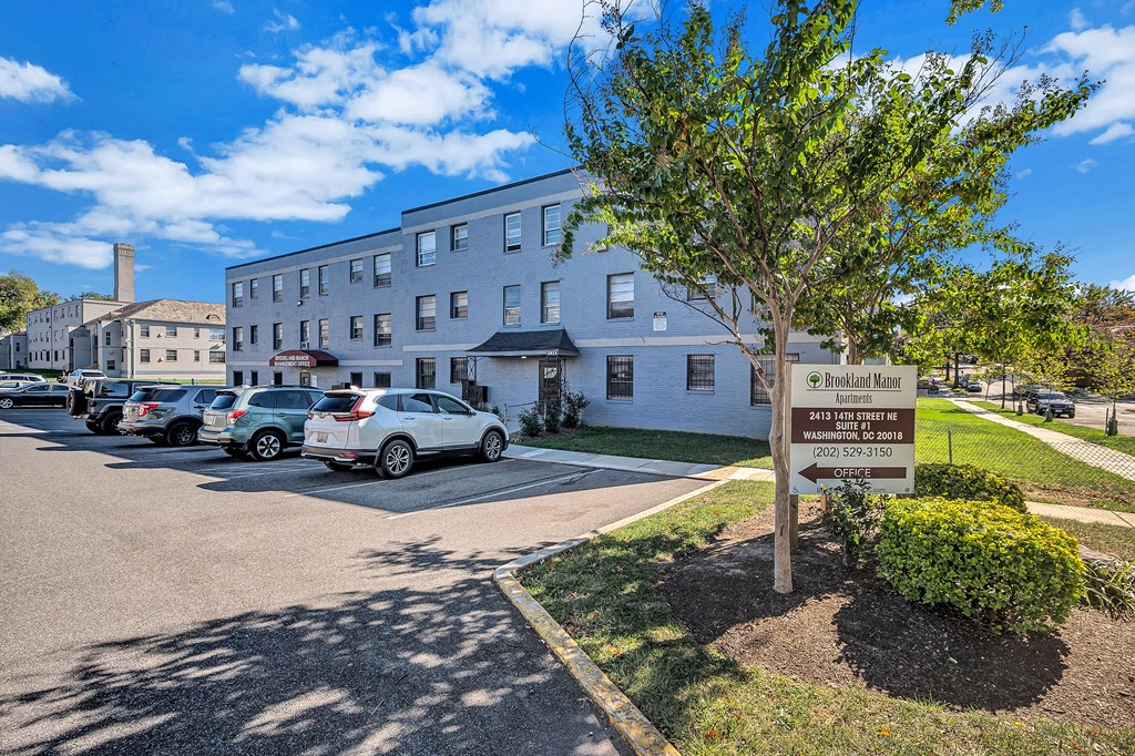 Brookland Manor photo