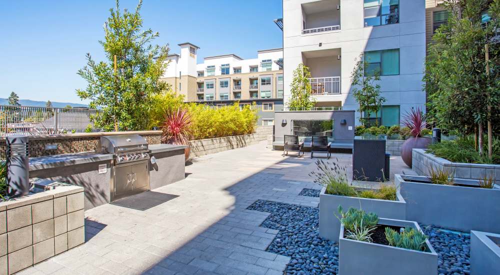 BBQ area at Franklin 299 in Redwood City, California