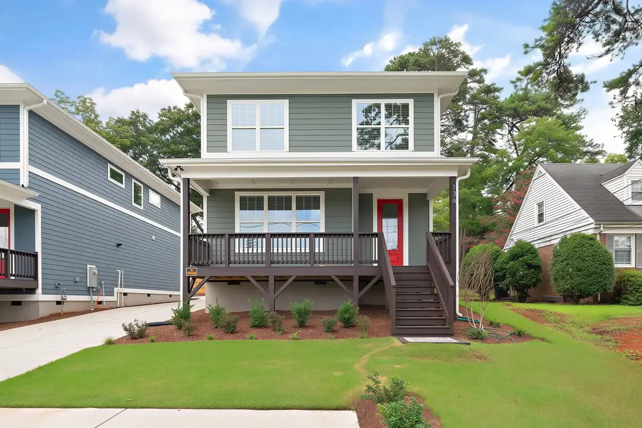 redfield-villages-apartment-homes-near-nc-state-----faircloth-st-house-exterior