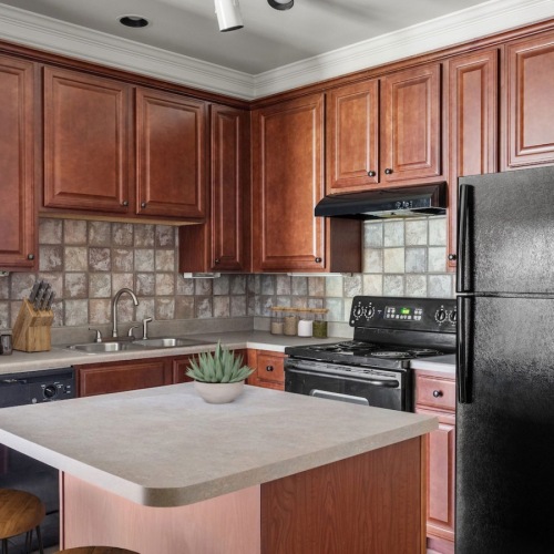 kitchen with breakfast bar