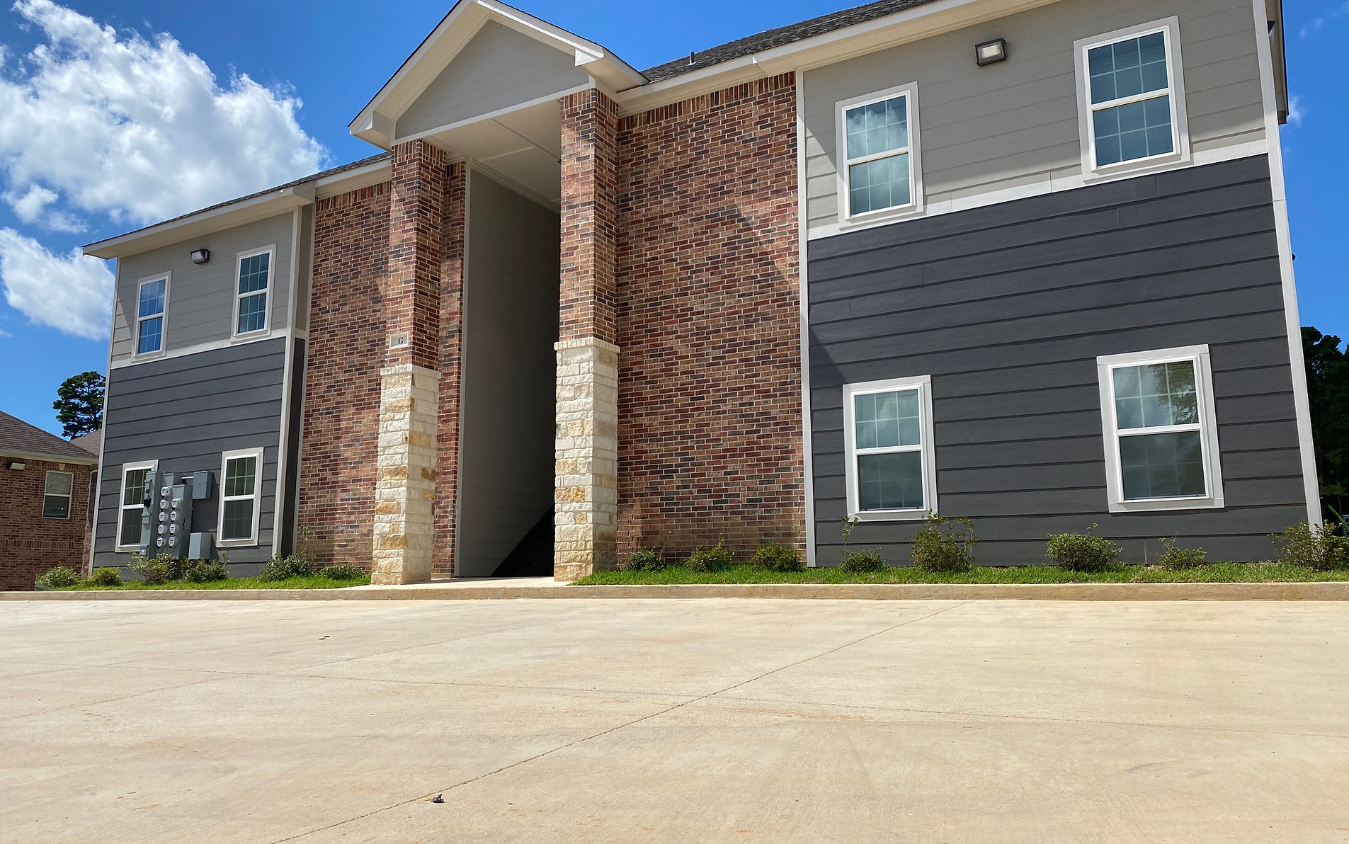 Woodland Creek Apartments