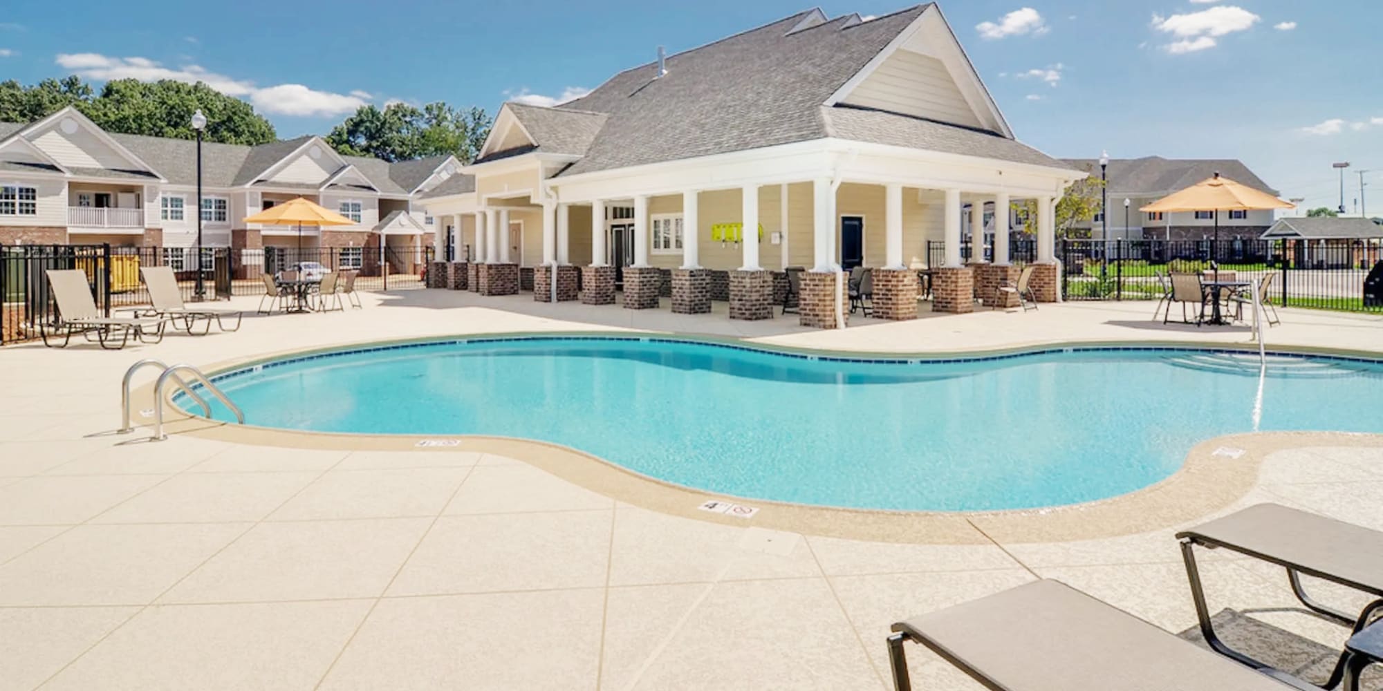 Swimming pool at Cumberland Trace Village Apartments in Bowling Green, Kentucky