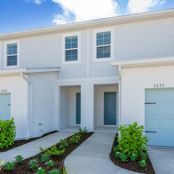 Garages Available at Martinique at Lakewood Ranch, Florida, 34240