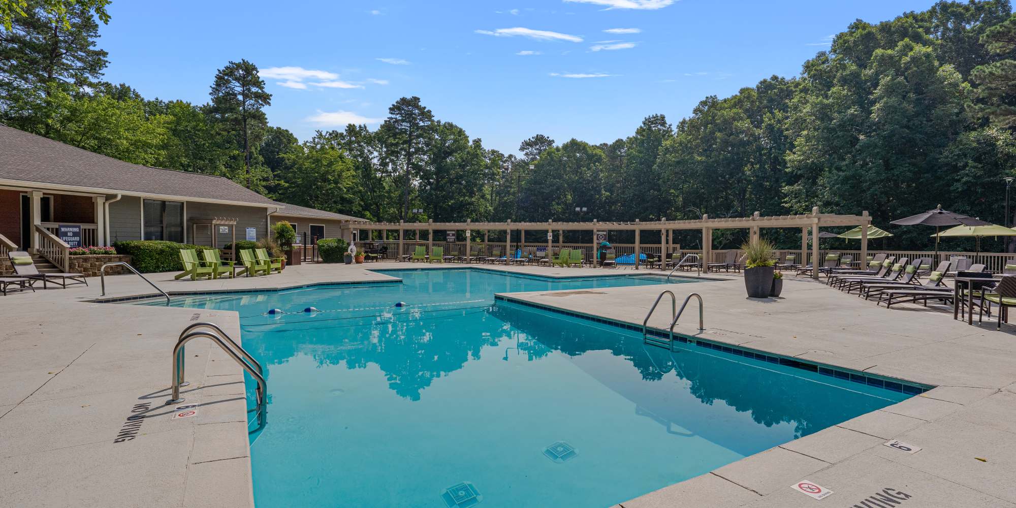 The Retreat at Lake Johnson Apartments apartments in Raleigh, North Carolina