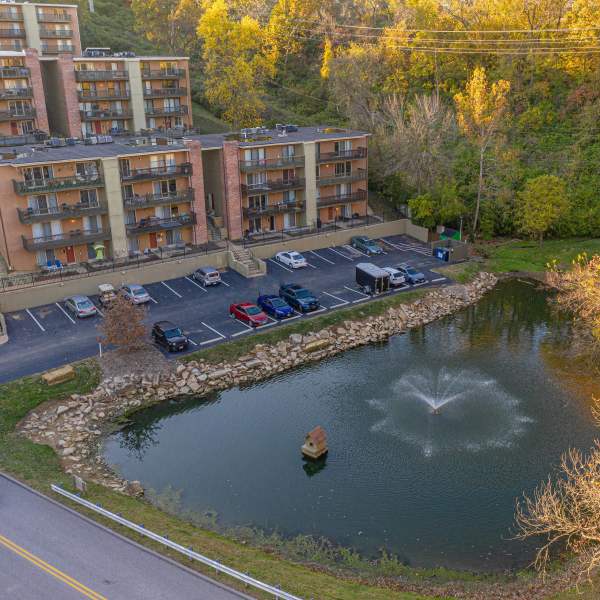 Explore the neighborhood around Kirkwood Bluffs in Saint Louis, Missouri