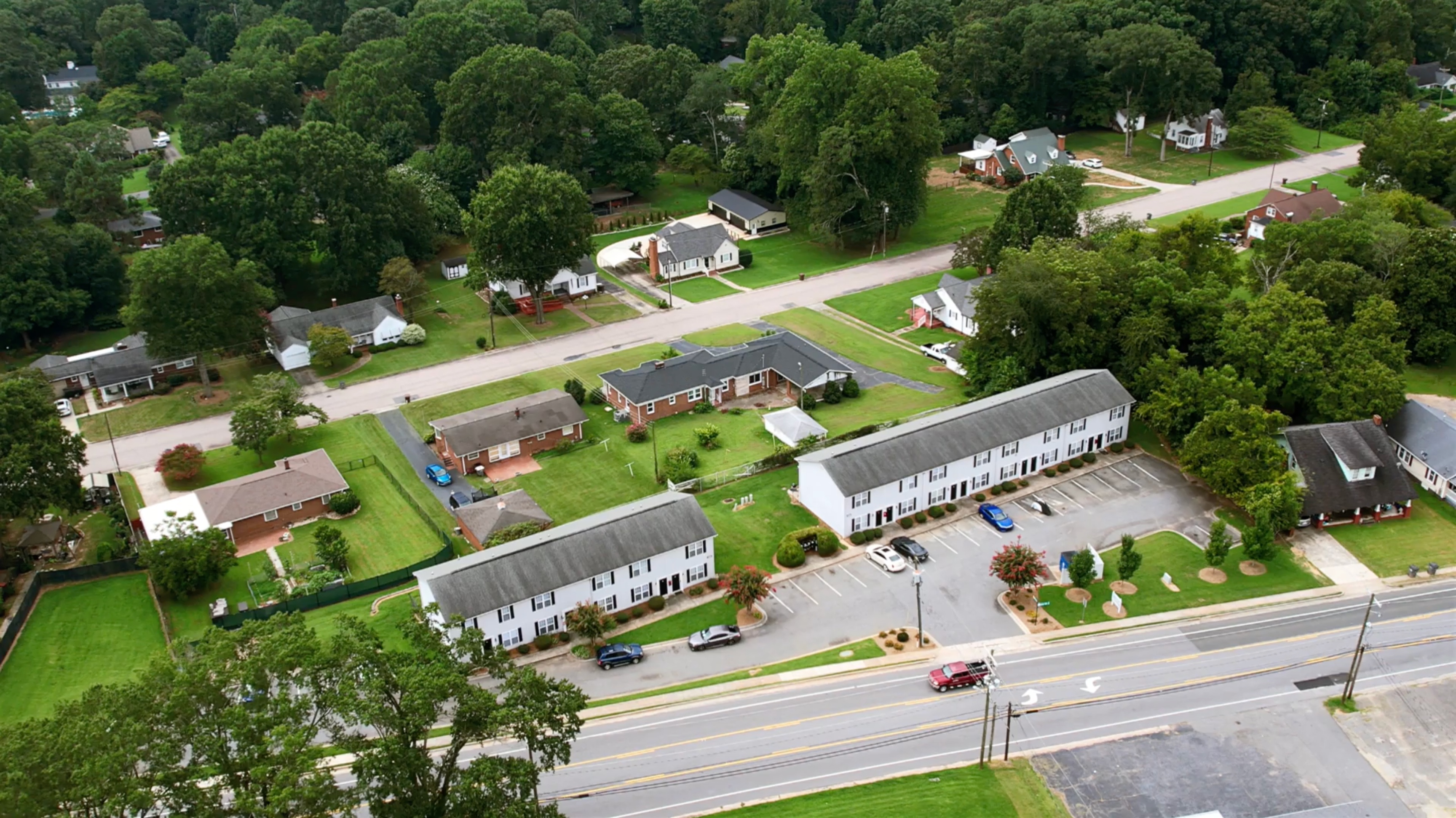 Montage video showing glimpses of White Oak Apartments