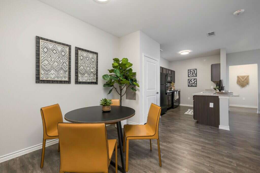 Riverstone San Marcos kitchen and dining area