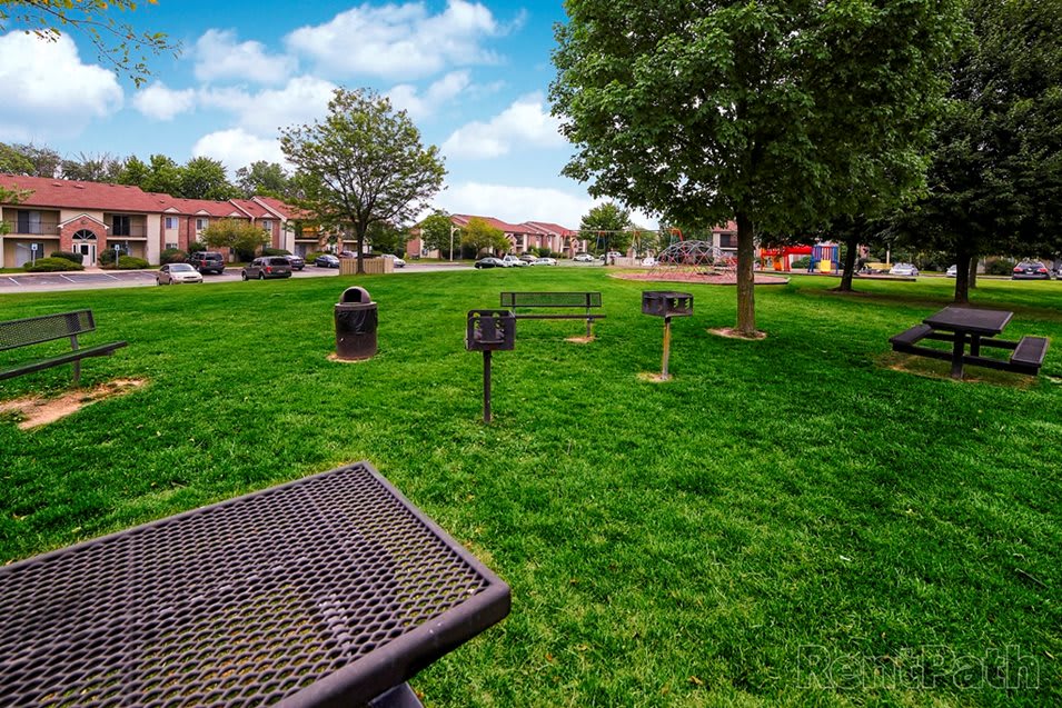 Creekside Square Apartments photo
