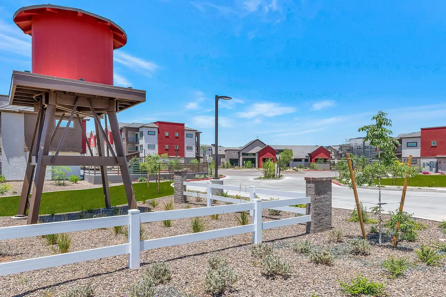 Weylyn Luxury Apartments - Laveen, AZ
