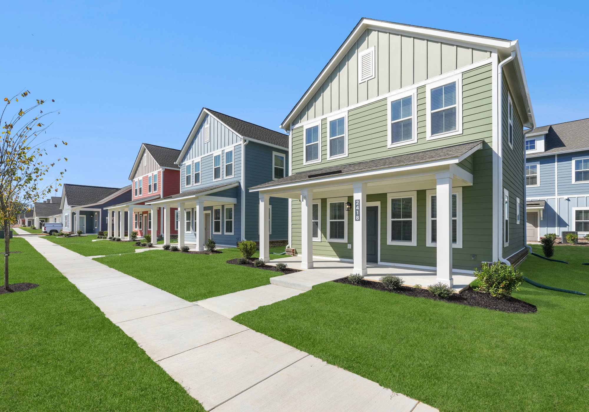 Homes for rent near Madison Alamaba in Huntsville AL apartments for rent in midcity Hamlet at MidCity in Huntsville, Alabama