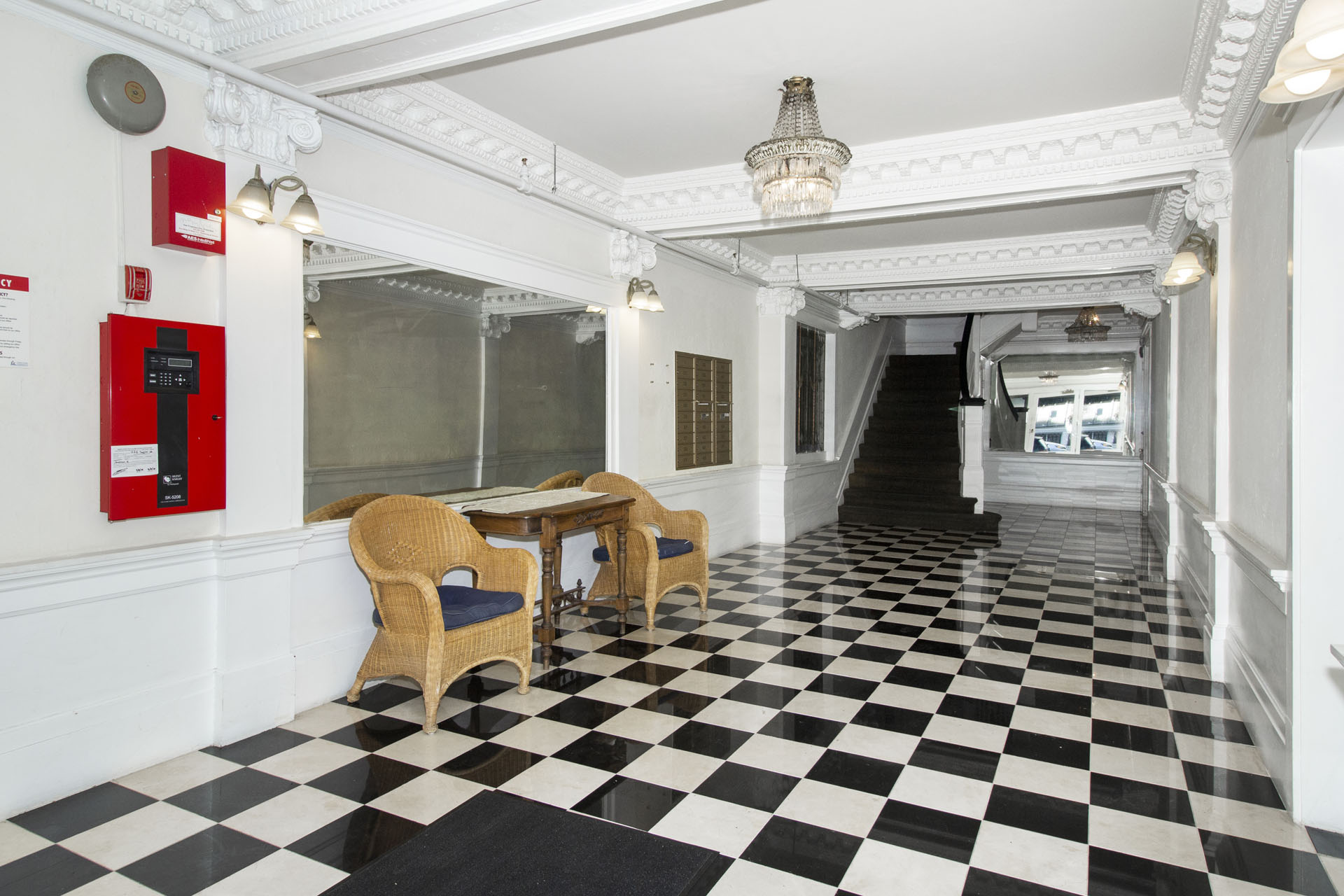1225 Taylor Building Photo 3