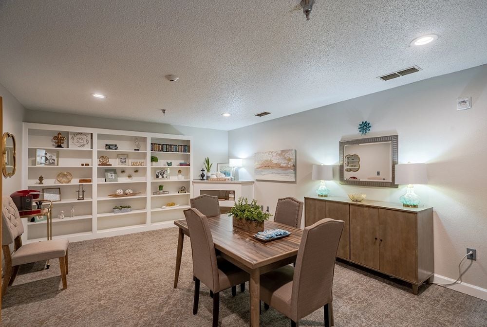 7 CoffeeRoom Mackenzie Court