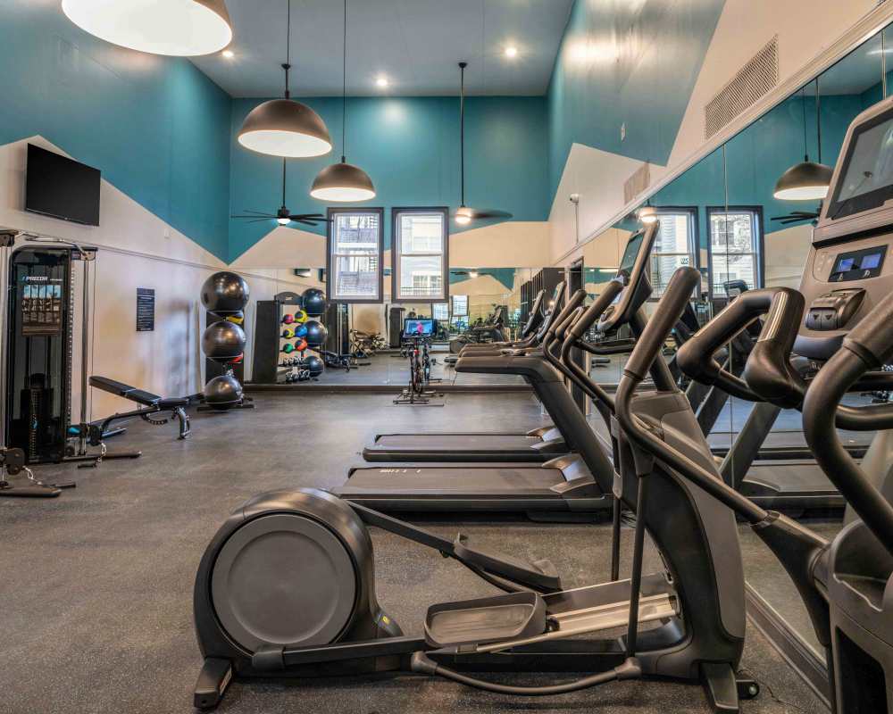 Fitness center at Knoll at Fair Oaks in Fairfax, Virginia