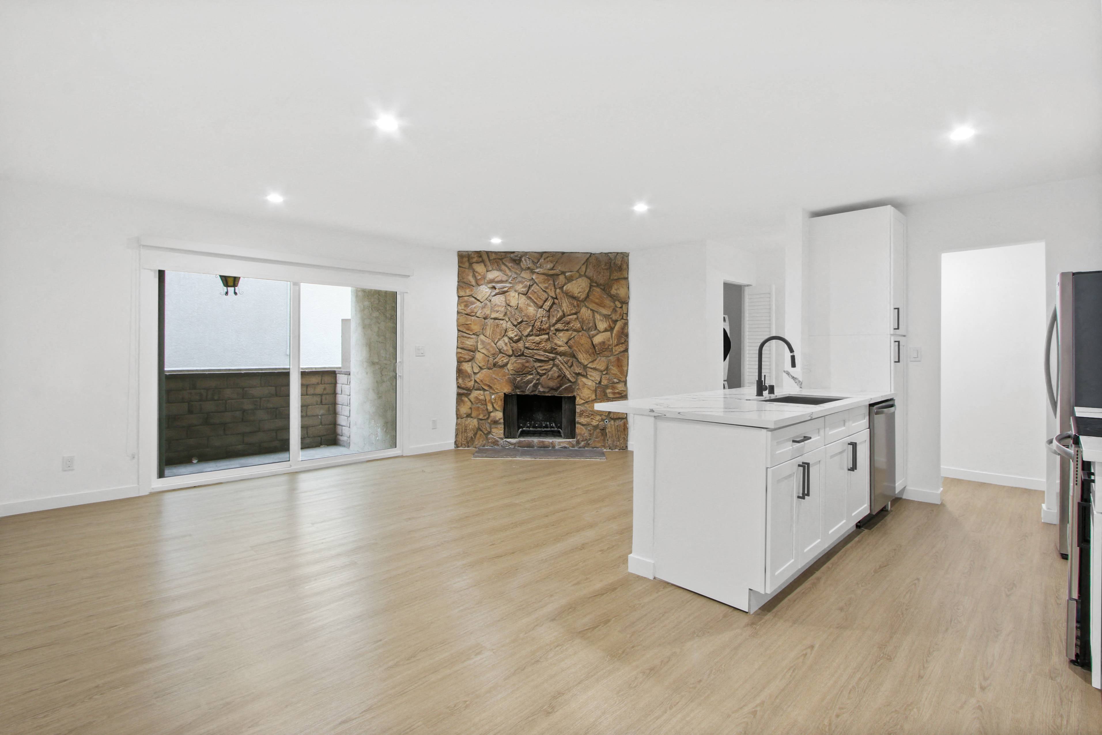 900 Broderick photo