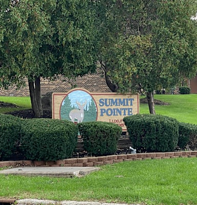 Summit Pointe Apartments
