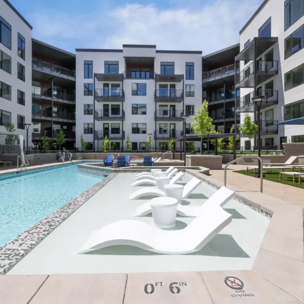 The Grandeur Community Pool & Deck