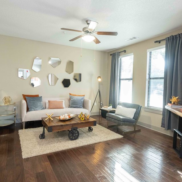 Junction 1504 - Expansive Living Room