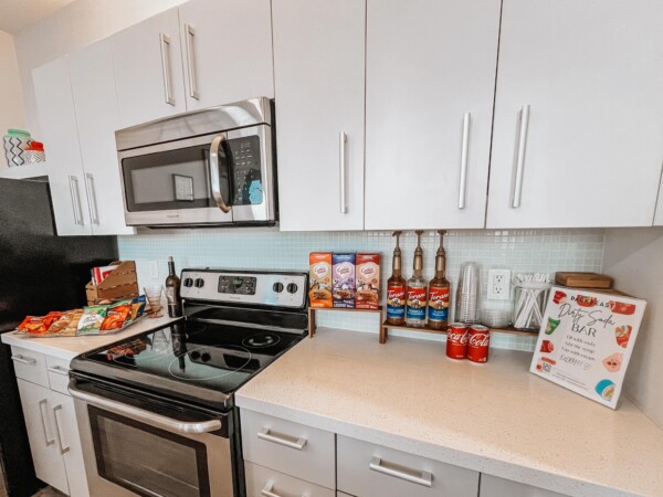 Check out the latest addition to our model units. 👀Dirty Soda Bar set up and ready to quinch your thirst in this summer heat. 🧊🥤  Bring a friend, fill a 2x2 or a 3x3 unit and receive $20 off rent each month!!! 🤯🤩  parkeastleasing downtownliving leasingspecials💰