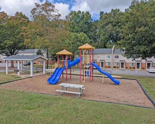 View amenities at Colonial Village in Salisbury, North Carolina