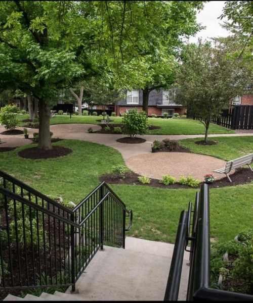 Courtyard at Beau Jardin Apartments in St. Louis, Missouri