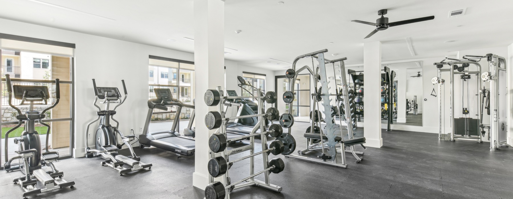 luxury gym amenities