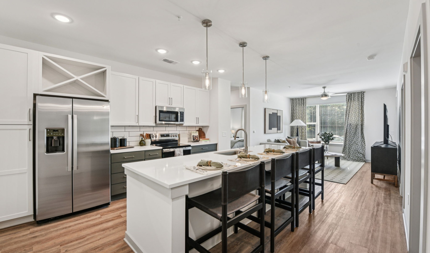 CHARMING APARTMENTS. QUIET COMFORTS.