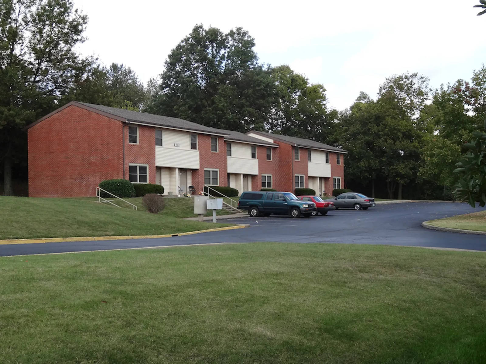 Williamsburg Terrace Apartments in Paris, KY