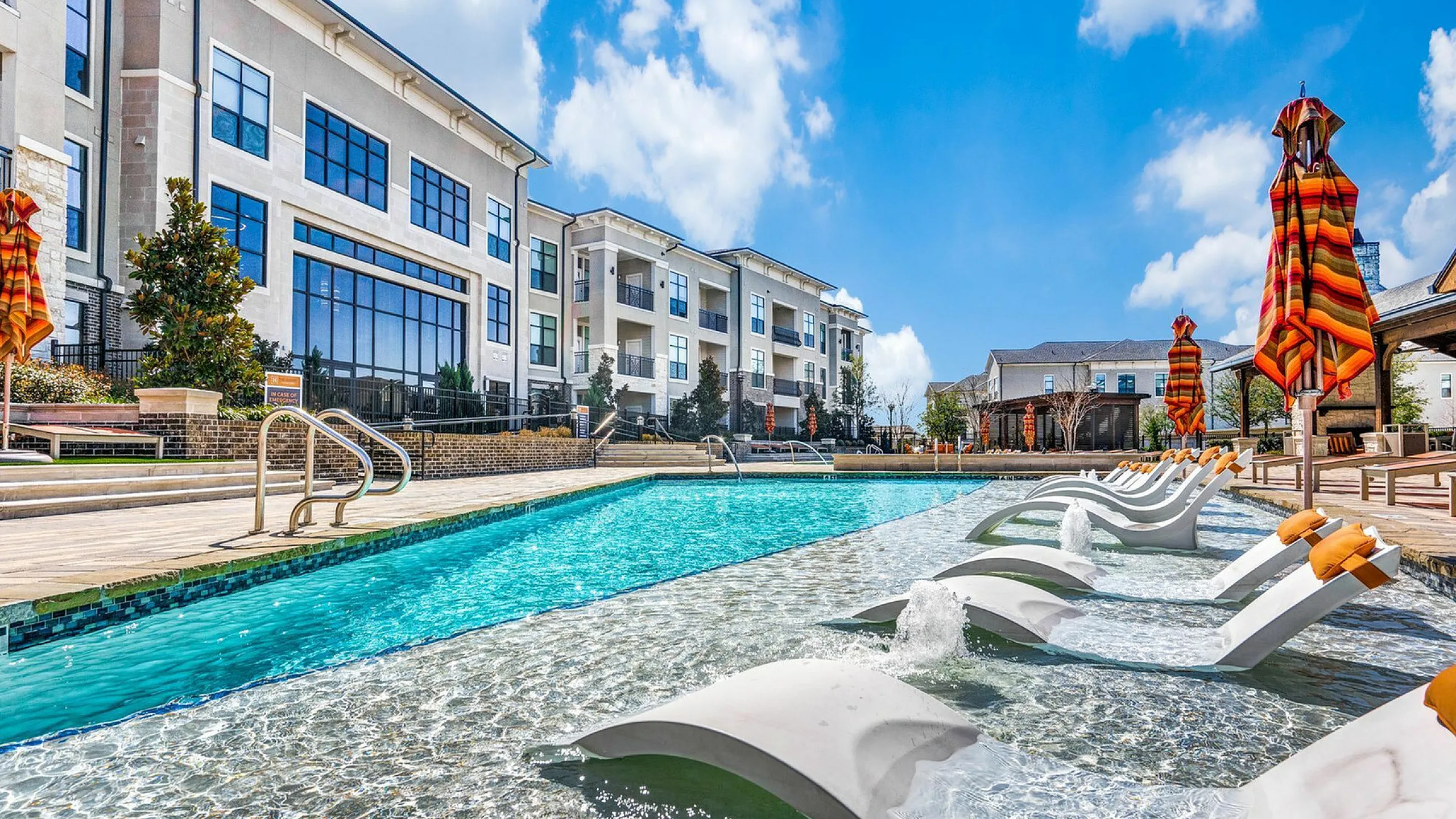 sparkiling pool
