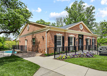 Exterior Landscape at Courthouse Square Apartments, Towson, 21286