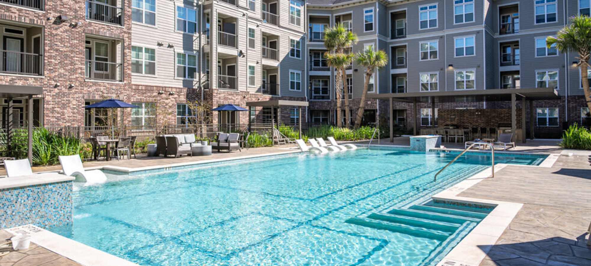 Charleston at Fannin Station apartments in Houston, Texas