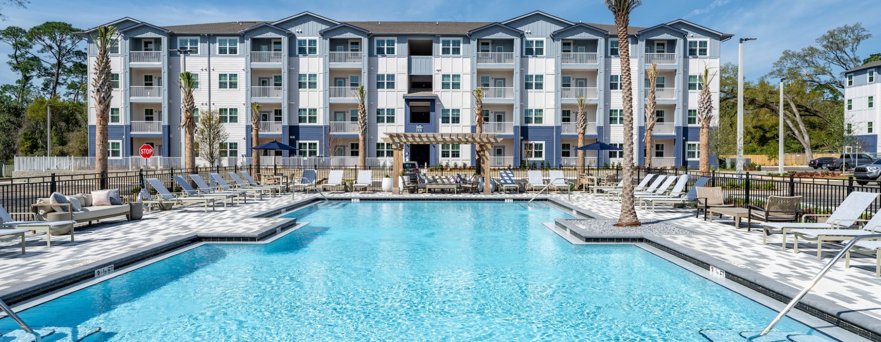 Sparkling Pool | Madison Shores