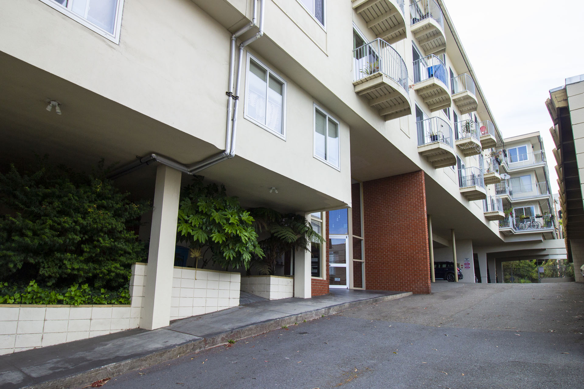 642 Alvarado Building Photo 4