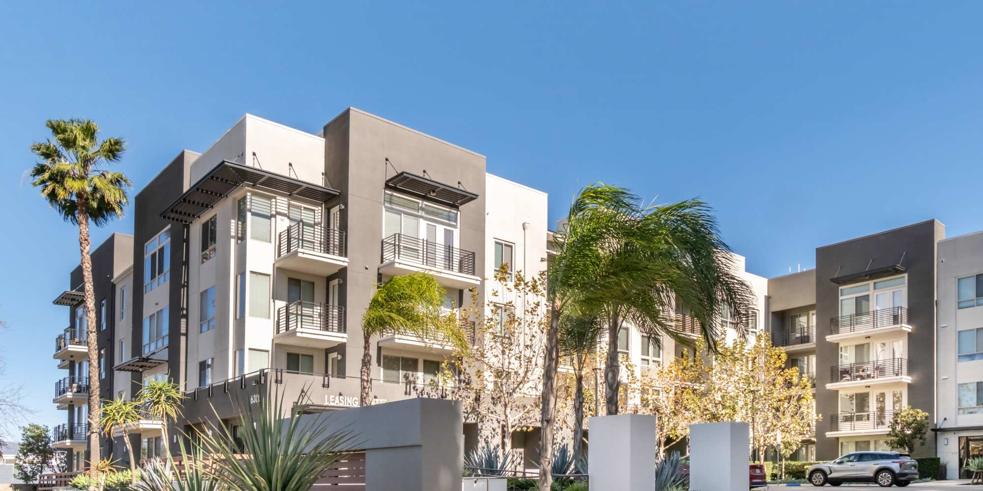 Apartments at Sofi Warner Center in Woodland Hills, California