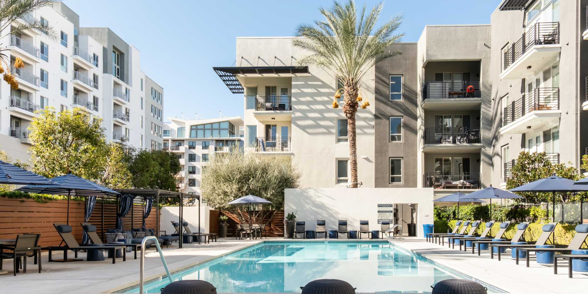 Apartments in Woodland Hills, California, at Sofi Warner Center