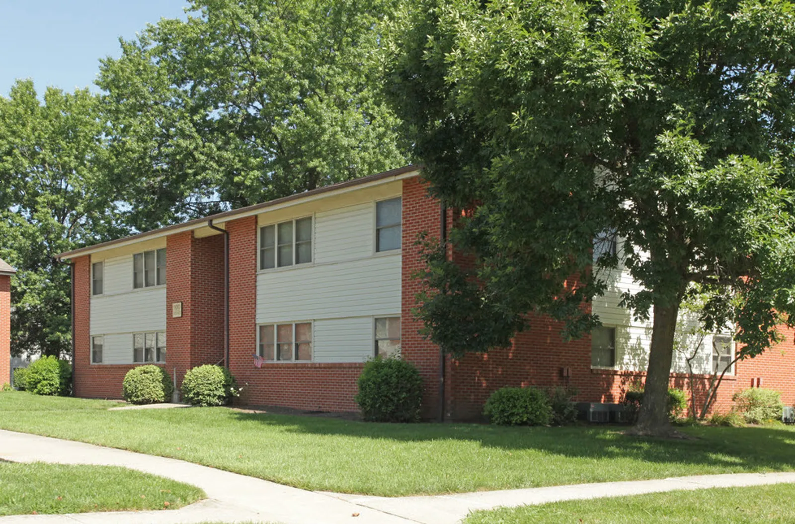 Elmwood Apartments in Nicholasville, KY